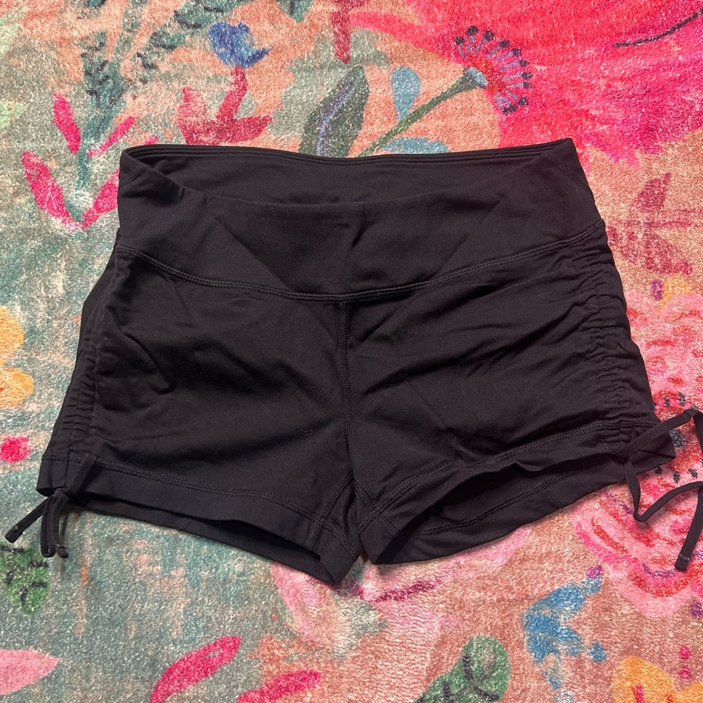 GAP FIT SHORTS - SIZE XS